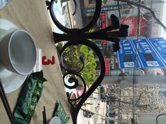 窗外-维吾尔餐厅(宜山路店)