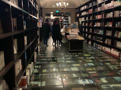 -钟书阁(松江泰晤士小镇店)