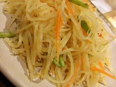 -东巴婆婆云南鱼豆花火锅(大东门店)
