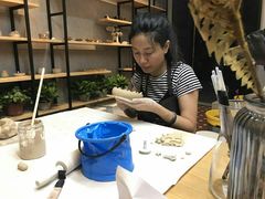 环境优雅，很安静，让我更加专心，因为上颜色是要很专注的-青韵台陶艺Diy(永庆坊店)