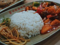 菠萝咕噜肉饭-百家鸡味馆(清泰店)