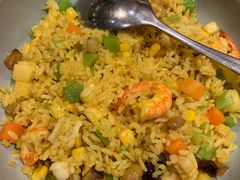 大叻经典菠萝海鲜炒饭-米纸越南小馆(金鹰世界店)