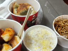 -球场热干面老店
