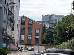 -沃尔玛上海田林店-地面停车场