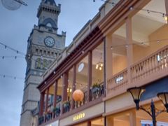 -王府井奥莱临潼小镇(临潼店)