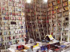 -钟书阁(松江泰晤士小镇店)