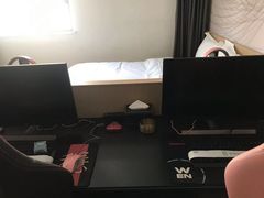 -稳电竞酒店(桥北泰冯路地铁站店)