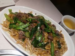 招牌湿炒牛河-潮泰牛肉火锅 · 创于1992年(车公庙店)