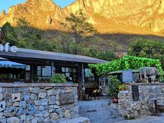 -百里峡七彩艺术小镇