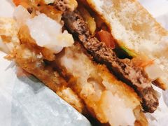 鲜虾牛肉汉堡-麦当劳(明洞店)