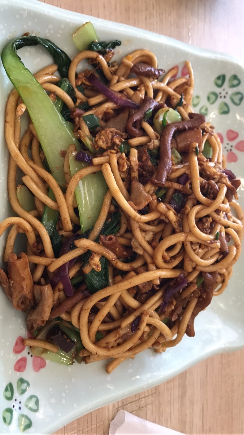 最好吃的一次鸭肠炒面,鸭肠超级多 里面紫