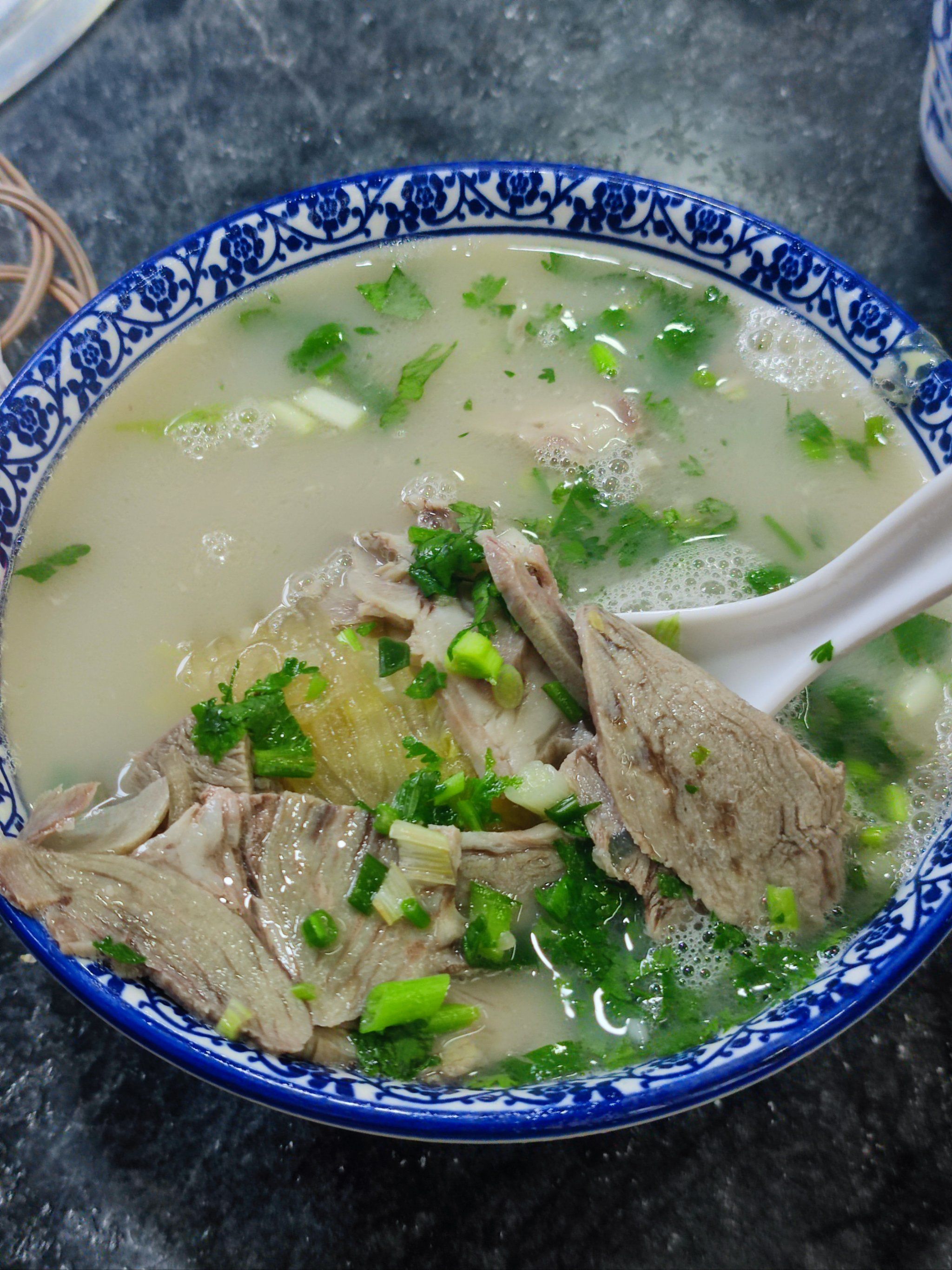 单县羊肉汤和高炉烧饼