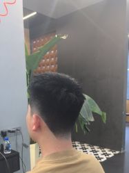 -老肖男士理发店