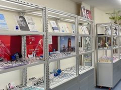 -无奔眼镜·蔡司·依视路授权店(马家堡店)