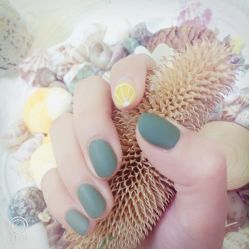 -U mi Nail美甲工作室