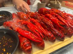 -肥肥虾庄·金牌油焖大虾(汉街总部国际店)