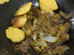 -粘豆包柴火铁锅炖