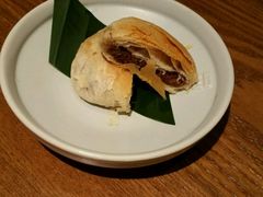 现烤玫瑰鲜花饼-云海肴·汽锅鸡·云南菜(天山百盛优客店)