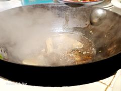 -茸梅路右拐龙虾-农家菜(松江店)