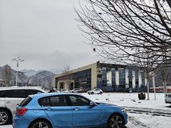 -荣盛康旅野三坡滑雪场