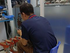 -爱革·洗衣改衣·洗鞋修鞋·洗包修包·奢侈品护理(宝地广场店)