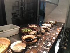自助调料区-泓瑞金陵大酒店-金海湾自助餐厅