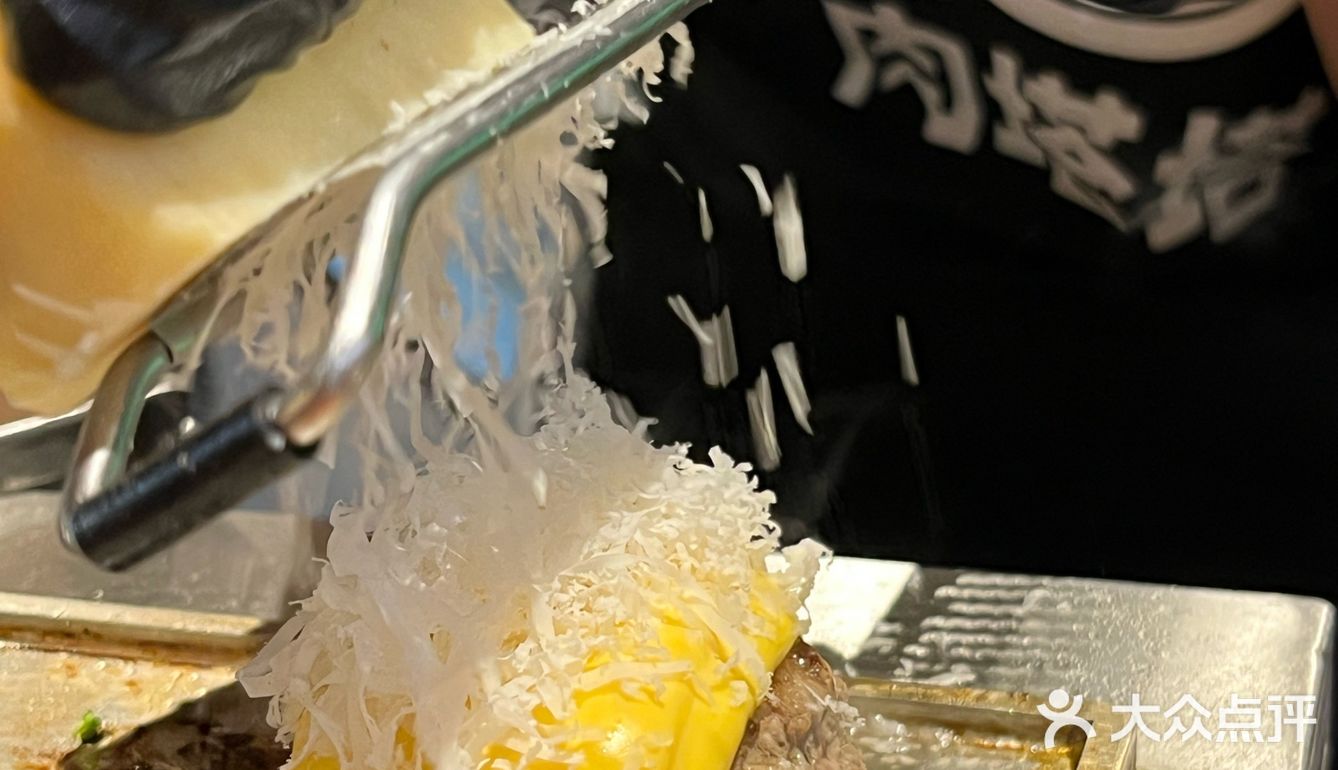 一人一个座位 ，好适合i人啊哈哈哈...