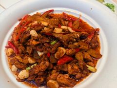 -阿瓦山寨·湘菜现炒·剁椒鱼头王(咸阳总店)
