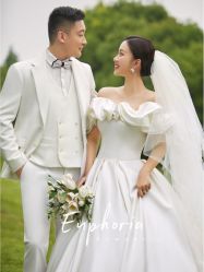 -雪中彩影婚纱摄影·微光艺术中心