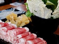 -果松木炭酸菜铜火锅·外婆参鸡汤