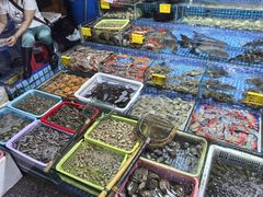 -霞涌市场海鲜摆卖区
