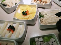 -左庭右院鲜牛肉火锅(浦江欢乐颂店)