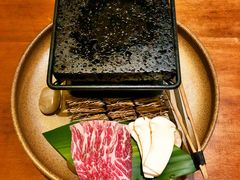 火山岩霜降和牛-柒厢食事雅谈