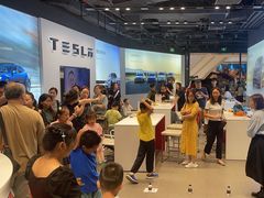 -TESLA 特斯拉(上海太古汇体验店)