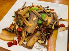 -石磨豆花家常菜·牦牛排土火锅