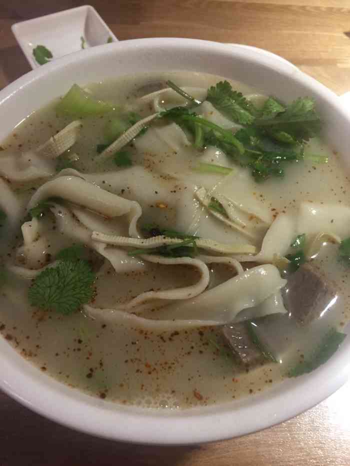 豫合汇烩面(大卫城店)-"环境不错,味道很好,汤很给力,菜量略小.