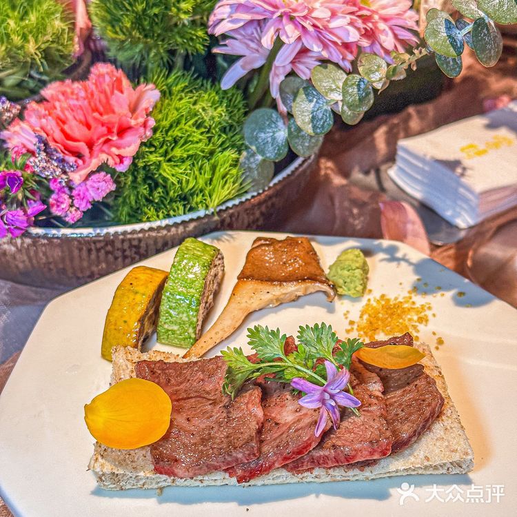 这家粉色系料理简直是为女神月准备哒！