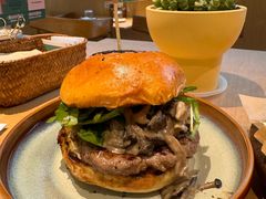 蘑菇培根牛肉堡-龙治汉堡(中华城店)