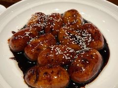 -帅巴人舅母子腊蹄民俗村