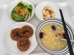 -臻爱住家月嫂育儿嫂(万达店)