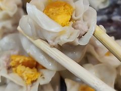 蛋黄鲜肉烧麦-真真鲜馄饨店(启蒙路店)