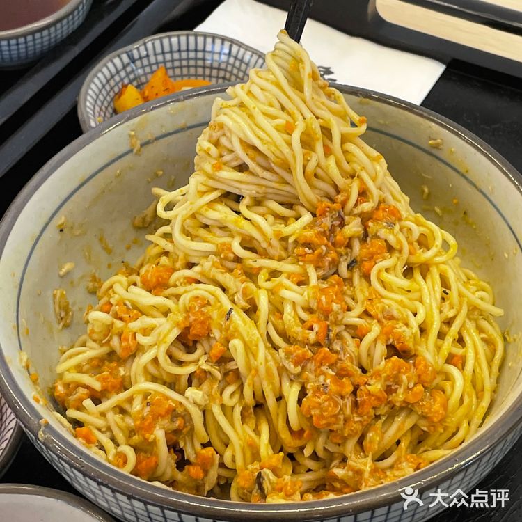 成都也有瀑布蟹黄面了🦀️!实惠好吃!!