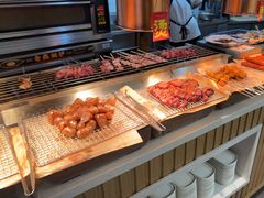 -四囍码头海鲜烧烤自助火锅(外滩南京东路悦荟广场店)
