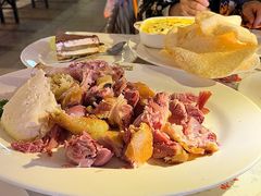 德式脆烤猪膝配酸菜土豆泥-巴伐利亚啤酒坊(意式风情街店)