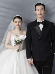 -雪中彩影婚纱摄影·微光艺术中心