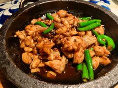 酱爆石锅蛙-绿茶餐厅(王府井永宁门店)
