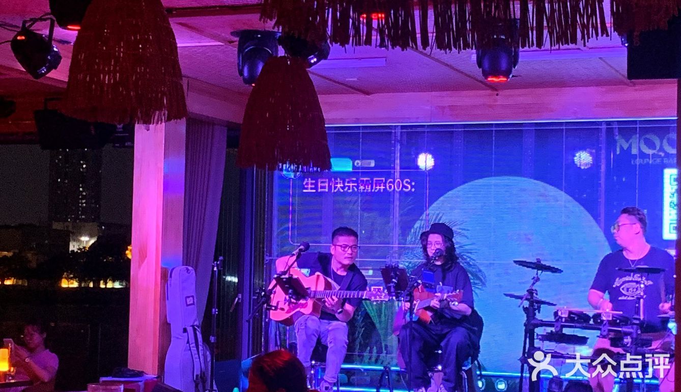 就在太古仓江边餐吧真的太舒服啦😌