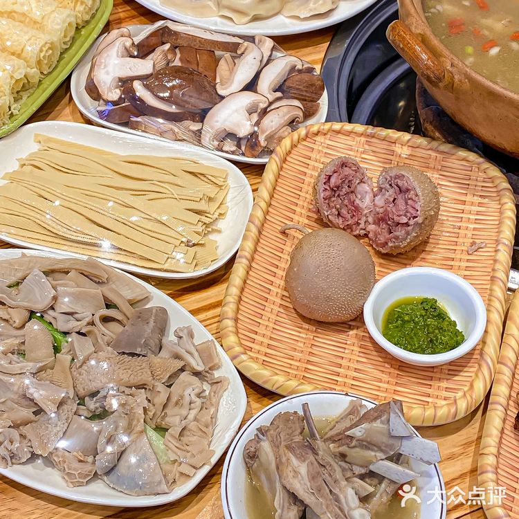 想告诉厦门的朋友，这家羊肉炉有多好吃！！