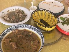 -华龙特色大骨鸡农家菜馆