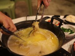 -鲜入围煮花胶鸡海鲜火锅